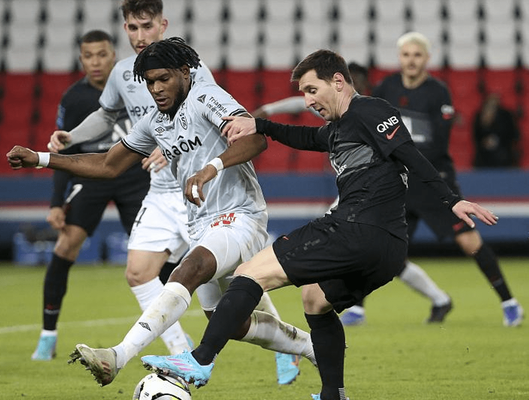 完美体育平台官网-法甲转会期走向成谜，圣安东尼奥马刺迎来里程碑，话题不断，临场指挥获称赞