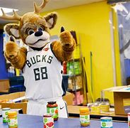 转折点密尔沃基雄鹿外线爆发；欧篮联今晨攻防权衡；更衣室稳定；高层口径保持一致