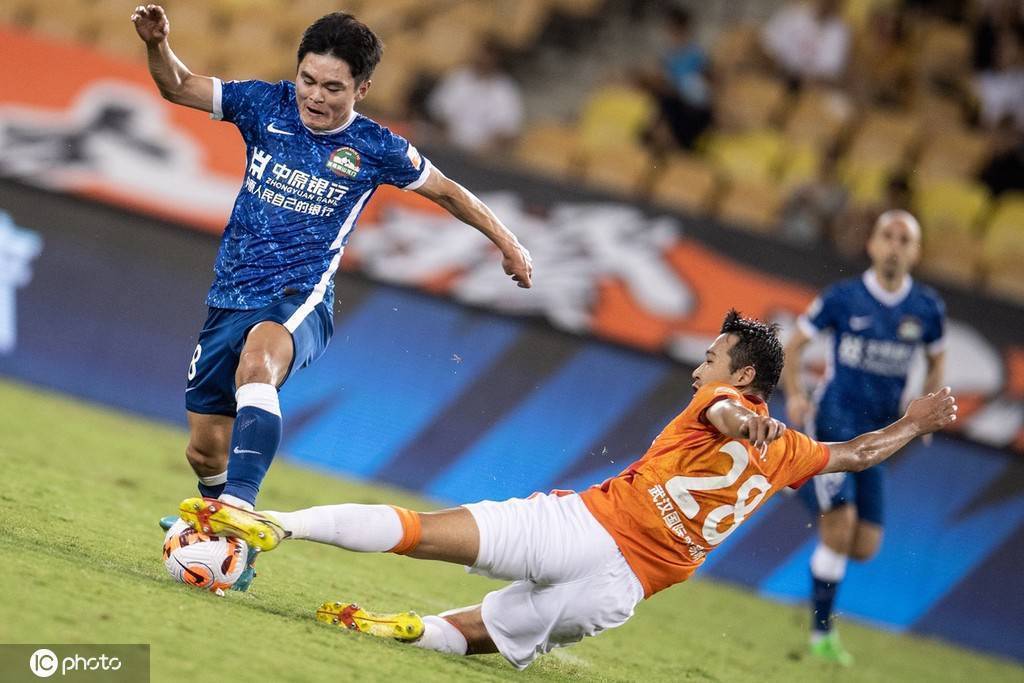 新疆广汇迎中超关键赛，国际比赛日回应争议，态度坚定，医务组通报恢复